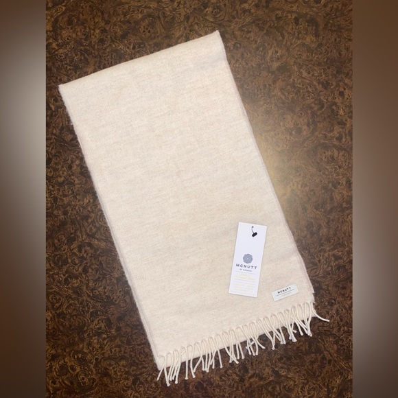 Mcnutt Lambswool Scarf in Beige NWT - Picture 2 of 5